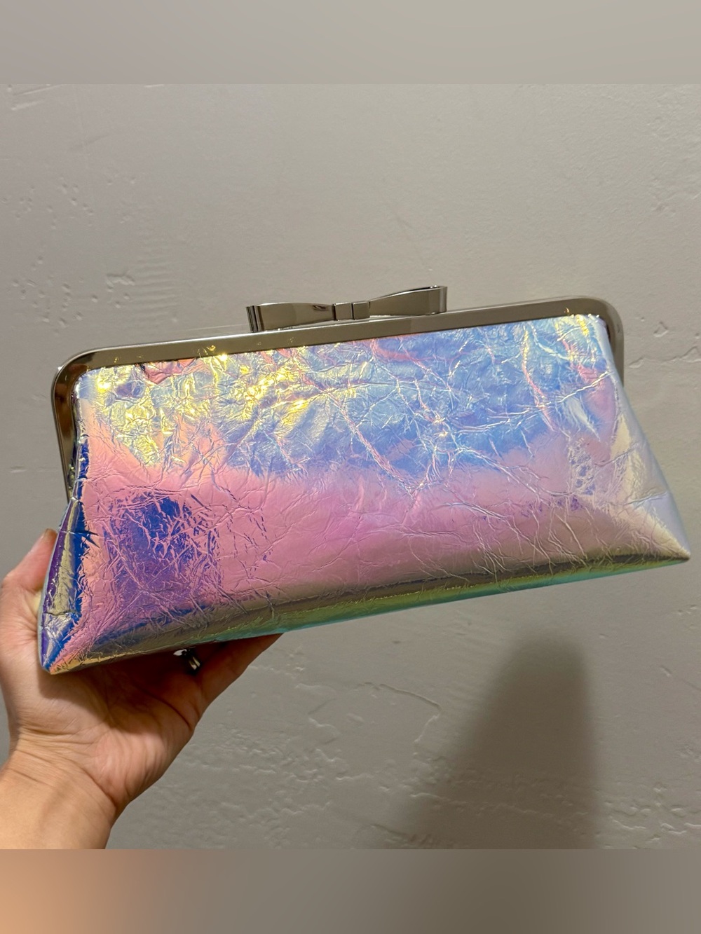 Stunning Iridescent Handmade Genuine Leather Bow Shaped Kisslock Clutch Bag